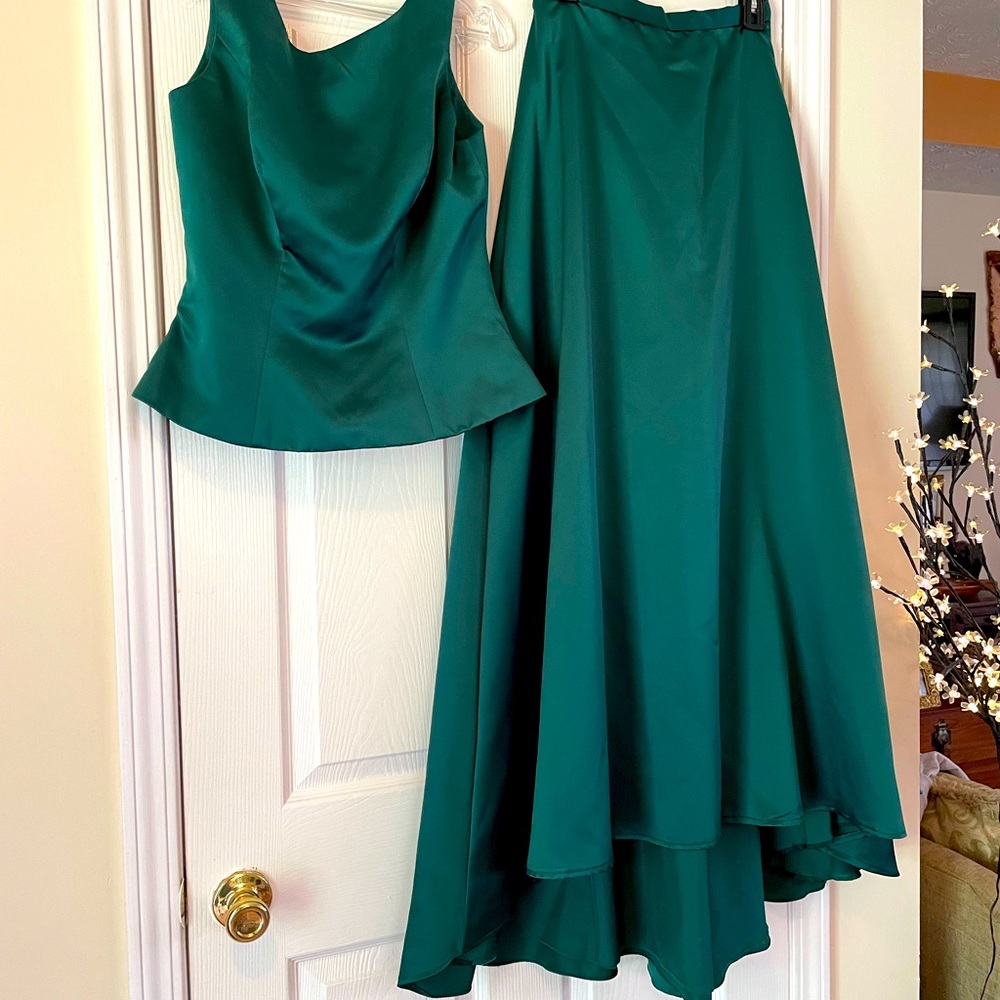 Mori Lee Formal hunter green dress 2 piece classy wedding prom perfect sexy fun